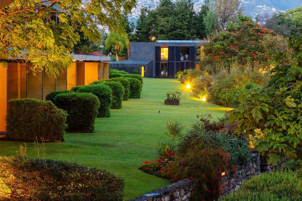 Guida a Funchal: notte indimenticabile alla Quinta da Casa Branca, oasi paesaggistica