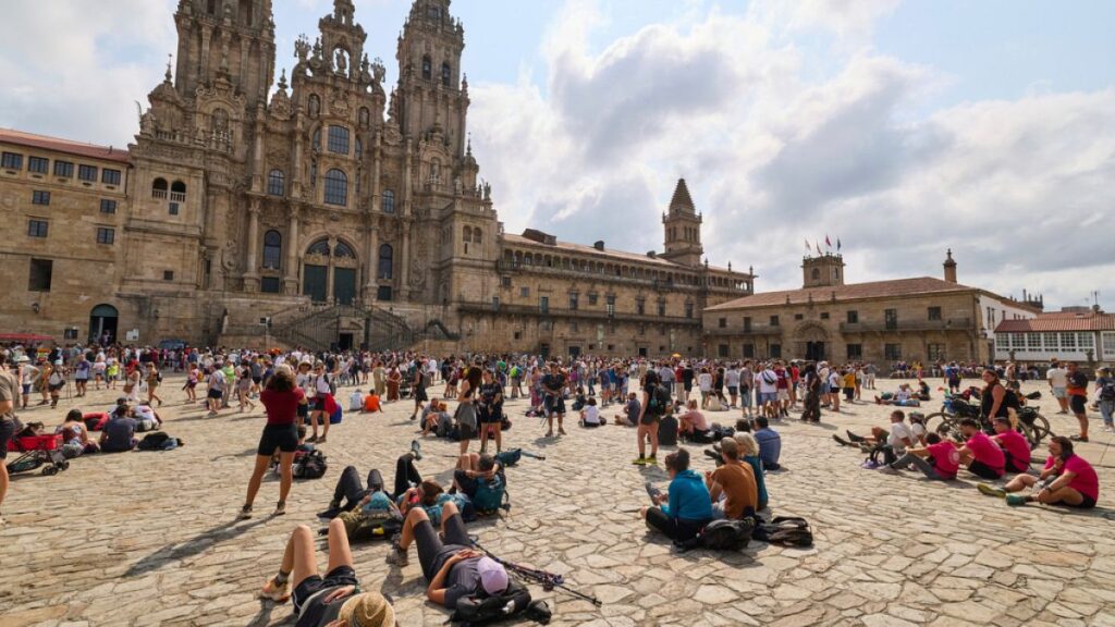 "La città ha svuotato": Santiago de Compostela combatte con una crescente pressione di Abelgo