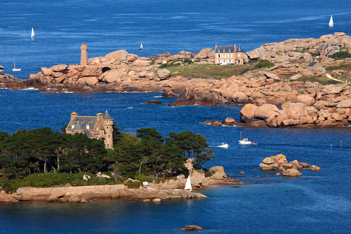 Viaggio in Normandia e Bretagna: cosa vedere tra spiagge e borghi medievali
