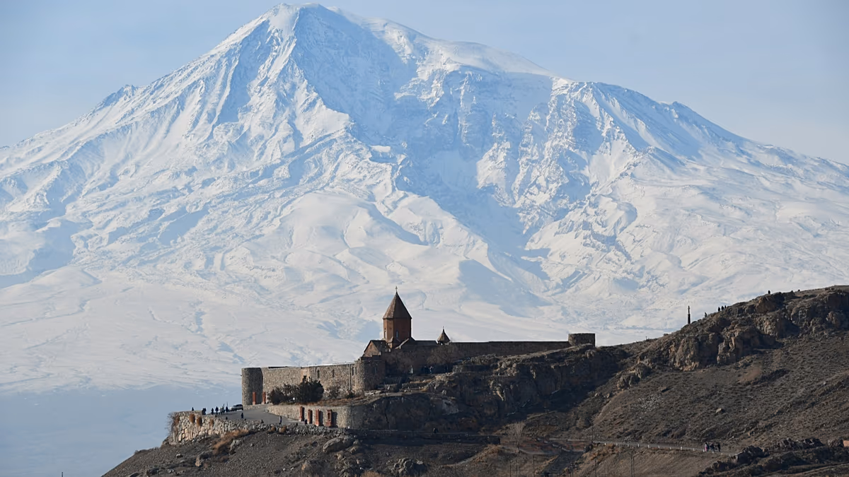 L'Armenia abolisce i visti fino a luglio. Visita per escursioni nei monasteri, architettura audace e caffè alla moda