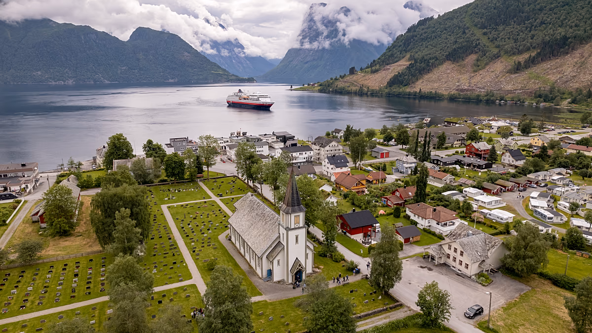 Tendenze dei viaggi in crociera in Europa nel 2026: navi più piccole, scambi culturali e F1