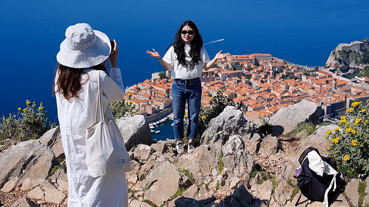 Come viaggiare quest'estate senza pagare di più la crisi in Medio Oriente