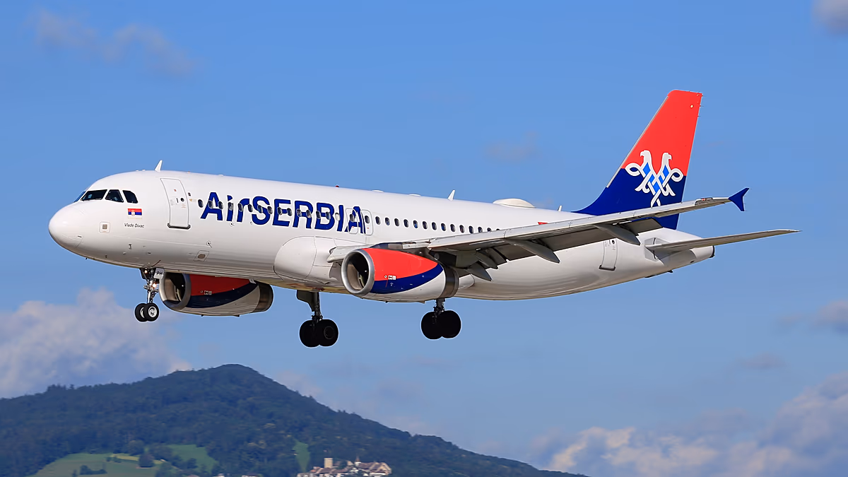 Dal Caspio ai Balcani: com'è veramente la rotta Baku-Belgrado di Air Serbia