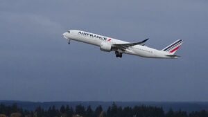 Voli Medio Oriente: Air France sospende le rotte per Riyadh, Dubai e Beirut